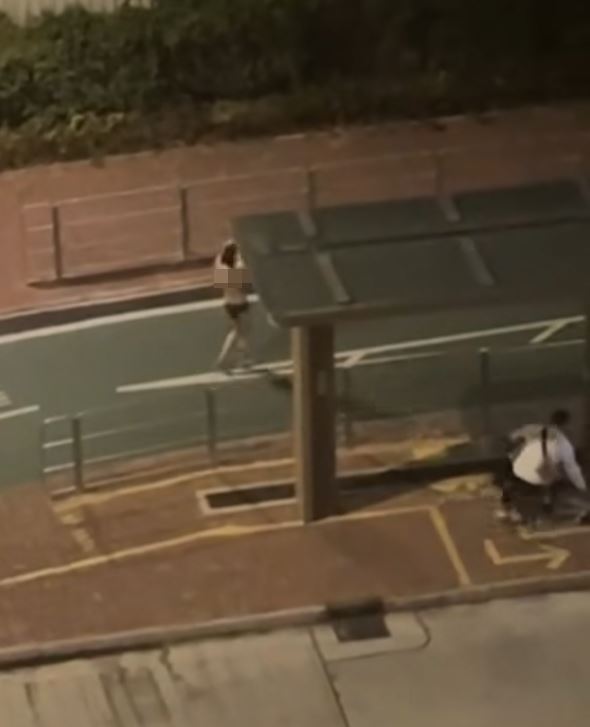 ถอดเสื้อกลางถนน ถอดเสื้อกลางถนน