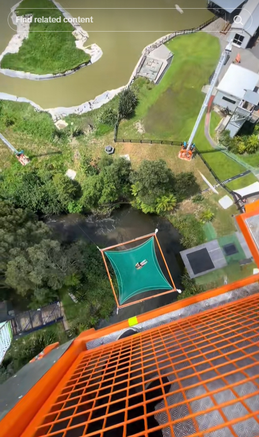 เครื่องเล่นหวาดเสียว เครื่องเล่นหวาดเสียว