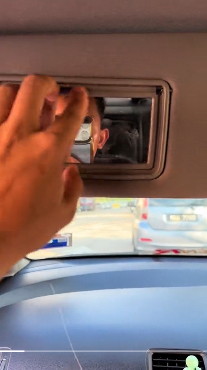 เพื่อนยืมรถ เพื่อนยืมรถ