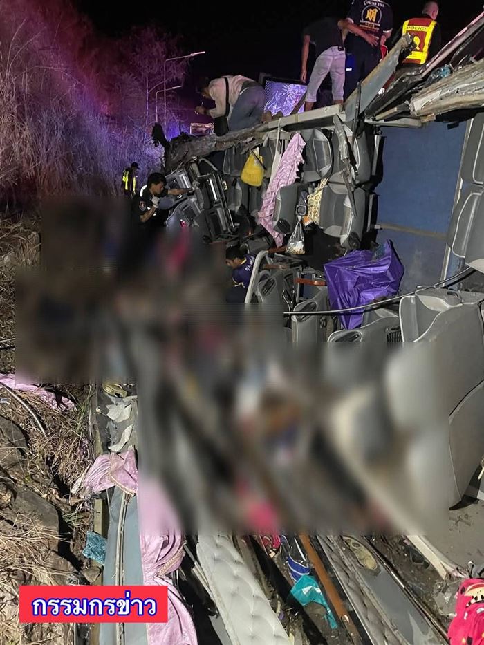 เปิดสภาพถนนจุดเกิดเหตุรถบัสตกเขา เปิดสภาพถนนจุดเกิดเหตุรถบัสตกเขา