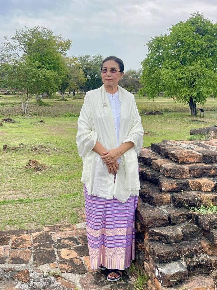 เชื้อสายราชวงศ์บ้านพลูหลวง รุ่นที่ 7 เดินทางจากพม่า มากราบบรรพบุรุษที่อยุธยา เชื้อสายราชวงศ์บ้านพลูหลวง รุ่นที่ 7 เดินทางจากพม่า มากราบบรรพบุรุษที่อยุธยา