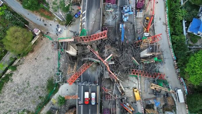 คนงานเล่านาทีระทึก คานทางด่วนย่านพระราม 2 ถล่ม คนงานเล่านาทีระทึก คานทางด่วนย่านพระราม 2 ถล่ม