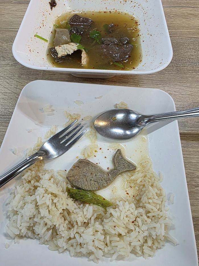 สั่งต้มเลือดหมู เพียงแค่เอารูปลงโซเชียล คนก็หลุดโฟกัสที่ตับ สั่งต้มเลือดหมู เพียงแค่เอารูปลงโซเชียล คนก็หลุดโฟกัสที่ตับ