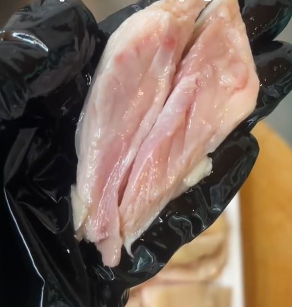 วิธีเช็กไก่สุกไม่สุก ดูยังไง เนื้อชมพูแบบนี้สุกหรือไม่ วิธีเช็กไก่สุกไม่สุก ดูยังไง เนื้อชมพูแบบนี้สุกหรือไม่