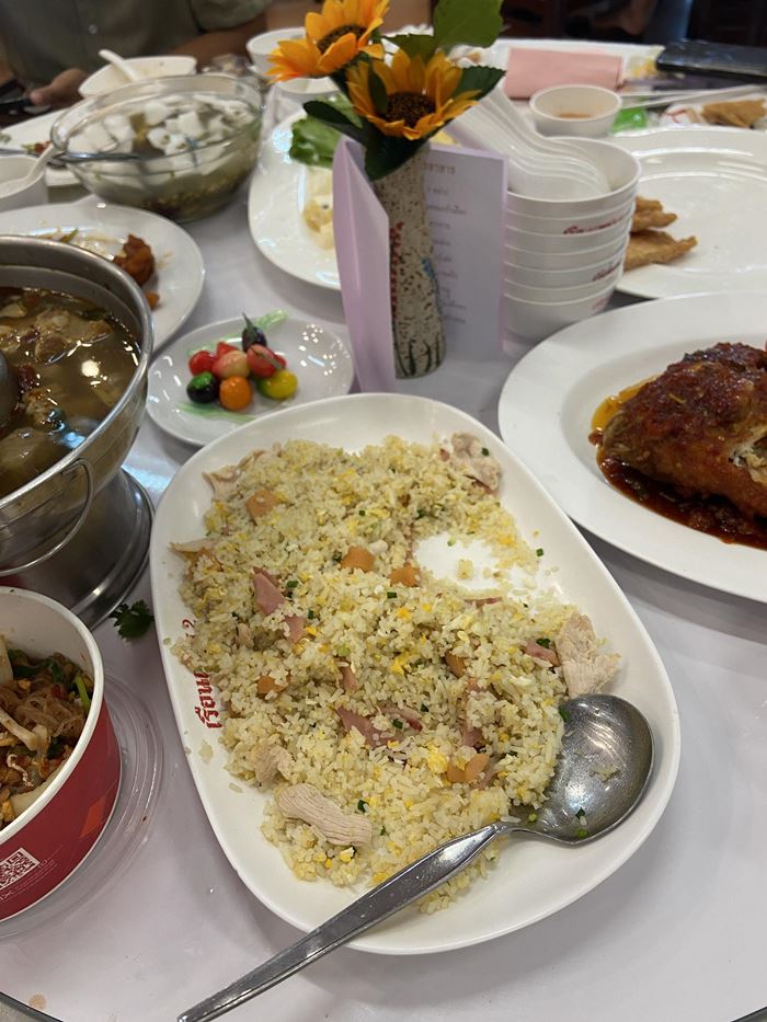 ทำไมโต๊ะจีน เสิร์ฟข้าวผัดไว้ท้าย ทำไมโต๊ะจีน เสิร์ฟข้าวผัดไว้ท้าย