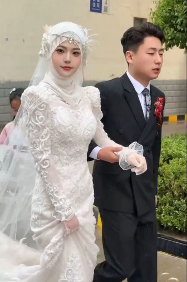 เจ้าสาวสวย ออร่านางฟ้า เป๊ะทุกมุมจนนึกว่า AI เจ้าสาวสวย ออร่านางฟ้า เป๊ะทุกมุมจนนึกว่า AI