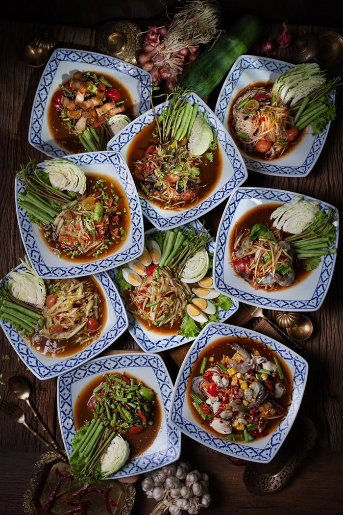 ร้านอาหารดัง ยอมแลกรีวิวเหลือ 3 ดาว ไม่ยอมจดออร์เดอร์ ตักข้าวให้ลูกค้า ร้านอาหารดัง ยอมแลกรีวิวเหลือ 3 ดาว ไม่ยอมจดออร์เดอร์ ตักข้าวให้ลูกค้า