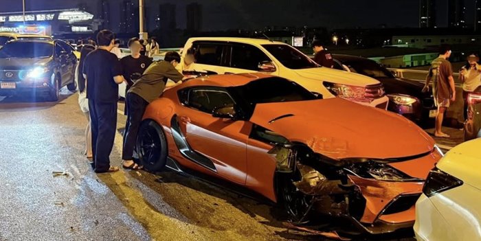 ก๊วนรถแต่งซิ่งพังยับ 10 คัน เปิดนาทีแข่งกันมาบนทางด่วน ก๊วนรถแต่งซิ่งพังยับ 10 คัน เปิดนาทีแข่งกันมาบนทางด่วน