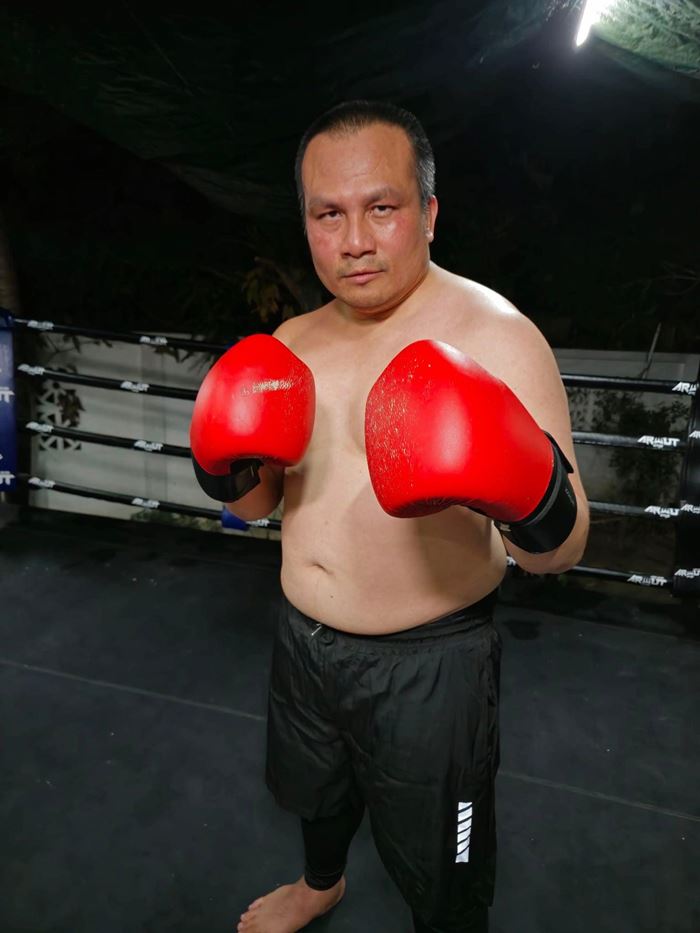 สมปอง เล่าถึงสาเหตุที่โพสต์รัว 3 วัน โชว์ผลประกอบการ สมปอง เล่าถึงสาเหตุที่โพสต์รัว 3 วัน โชว์ผลประกอบการ