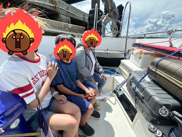 โรงแรมดังเกาะกูด จองเรือให้กลับสภาพอึ้ง ตากแดดนับ ชม. ไร้เสื้อชูชีพ โรงแรมดังเกาะกูด จองเรือให้กลับสภาพอึ้ง ตากแดดนับ ชม. ไร้เสื้อชูชีพ