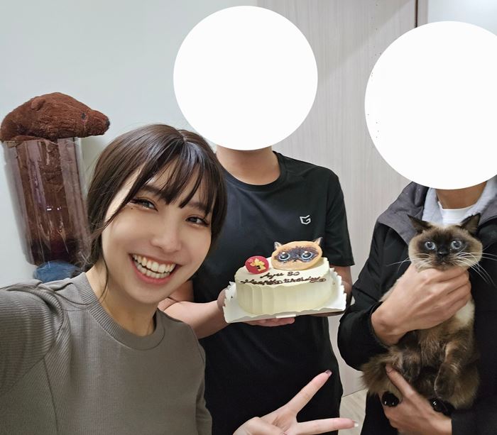 คอสเพลย์สาวแซ่บเปิดใจ มีสามี 2 คน เผยชีวิตรักแท้แบบ ฉันอยู่ตรงกลาง คอสเพลย์สาวแซ่บเปิดใจ มีสามี 2 คน เผยชีวิตรักแท้แบบ ฉันอยู่ตรงกลาง