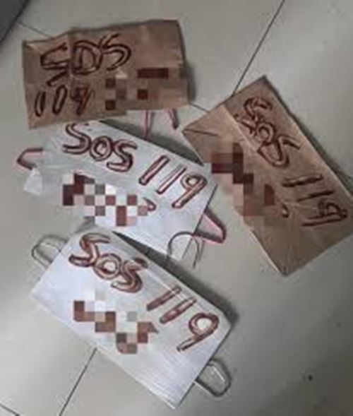 หญิงติดอยู่ที่ระเบียง 43 ชั่วโมง ใช้ซอสมะเขือเทศเป็นความหวังสุดท้าย หญิงติดอยู่ที่ระเบียง 43 ชั่วโมง ใช้ซอสมะเขือเทศเป็นความหวังสุดท้าย