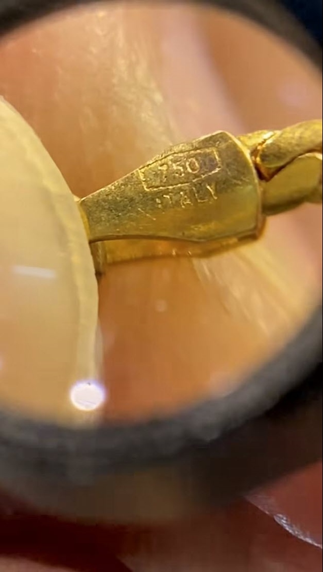 หญิงได้ทองจากขยะ คิดว่าปลอมปล่อยทิ้ ช่างนะโมเช็ก ที่แท้มูลค่าสุดว้าว หญิงได้ทองจากขยะ คิดว่าปลอมปล่อยทิ้ ช่างนะโมเช็ก ที่แท้มูลค่าสุดว้าว