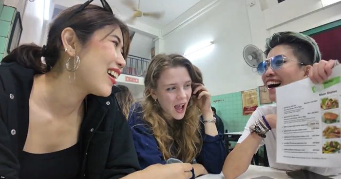 พีชชี่ เผยชอตรุ่นพี่เล่าเอง กินไข่เจียวปูตั้งแต่ 300 ตกใจขึ้นมา 1,500 พีชชี่ เผยชอตรุ่นพี่เล่าเอง กินไข่เจียวปูตั้งแต่ 300 ตกใจขึ้นมา 1,500