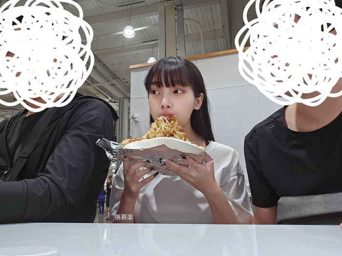 คอสเพลย์สาวแซ่บเปิดใจ มีสามี 2 คน เผยชีวิตรักแท้แบบ ฉันอยู่ตรงกลาง คอสเพลย์สาวแซ่บเปิดใจ มีสามี 2 คน เผยชีวิตรักแท้แบบ ฉันอยู่ตรงกลาง