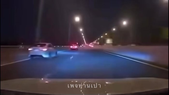 ก๊วนรถแต่งซิ่งพังยับ 10 คัน เปิดนาทีแข่งกันมาบนทางด่วน ก๊วนรถแต่งซิ่งพังยับ 10 คัน เปิดนาทีแข่งกันมาบนทางด่วน