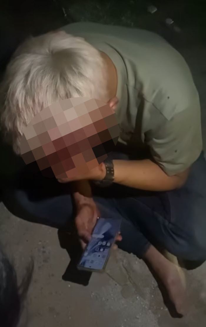 การ์ดร้านดังสุรินทร์ รุมกระทืบลูกค้า การ์ดร้านดังสุรินทร์ รุมกระทืบลูกค้า