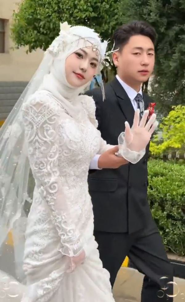 เจ้าสาวสวย ออร่านางฟ้า เป๊ะทุกมุมจนนึกว่า AI เจ้าสาวสวย ออร่านางฟ้า เป๊ะทุกมุมจนนึกว่า AI