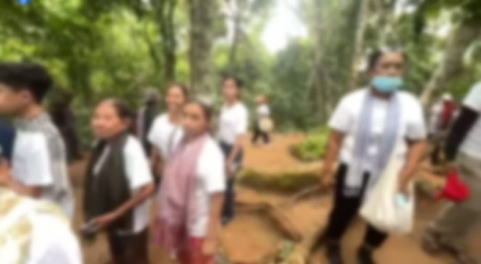 กัมพูชาขน 900 คน เยือนปราสาทตาเมือนธม เคลม 44 พยัญชนะไทย กัมพูชาขน 900 คน เยือนปราสาทตาเมือนธม เคลม 44 พยัญชนะไทย