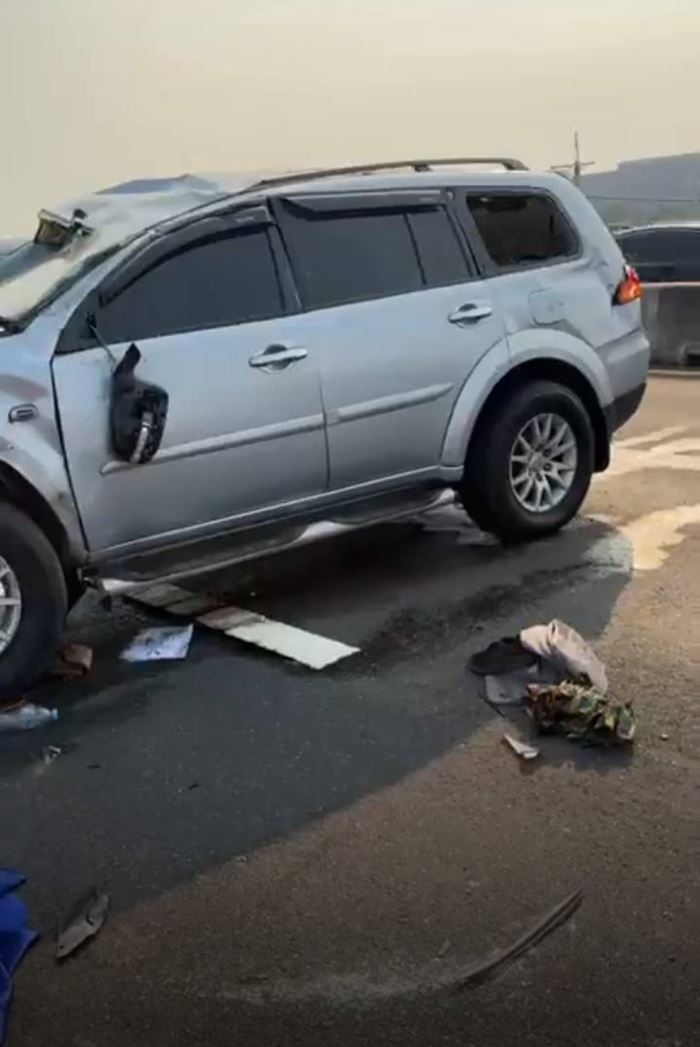 พันเอกหญิง เสียหลักขับชนแบริเออร์ รถหวิดร่วงทางด่วน พันเอกหญิง เสียหลักขับชนแบริเออร์ รถหวิดร่วงทางด่วน