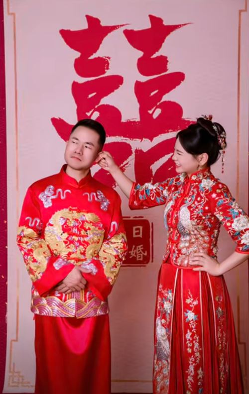 ขับรถชนสาว ตามดูแลดีถึง 1 ปี ขยับจากคู่กรณี เป็นคู่แต่งงาน ขับรถชนสาว ตามดูแลดีถึง 1 ปี ขยับจากคู่กรณี เป็นคู่แต่งงาน