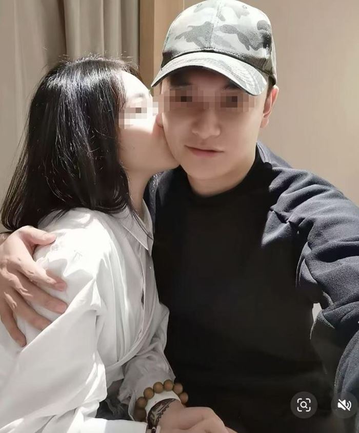 ฉาวอดีตผู้บริหาร เปย์หนักสาว 200 คน ฉาวอดีตผู้บริหาร เปย์หนักสาว 200 คน