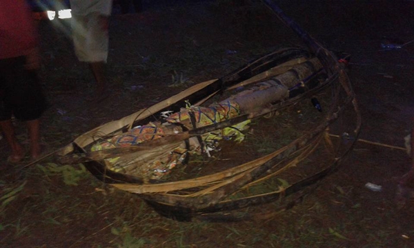 นาทีชีวิต !! บั้งไฟแสนตกใส่ชาวบ้าน สังเวย 2 ศพ แขนขาดอีก 1 ราย นาทีชีวิต !! บั้งไฟแสนตกใส่ชาวบ้าน สังเวย 2 ศพ แขนขาดอีก 1 ราย