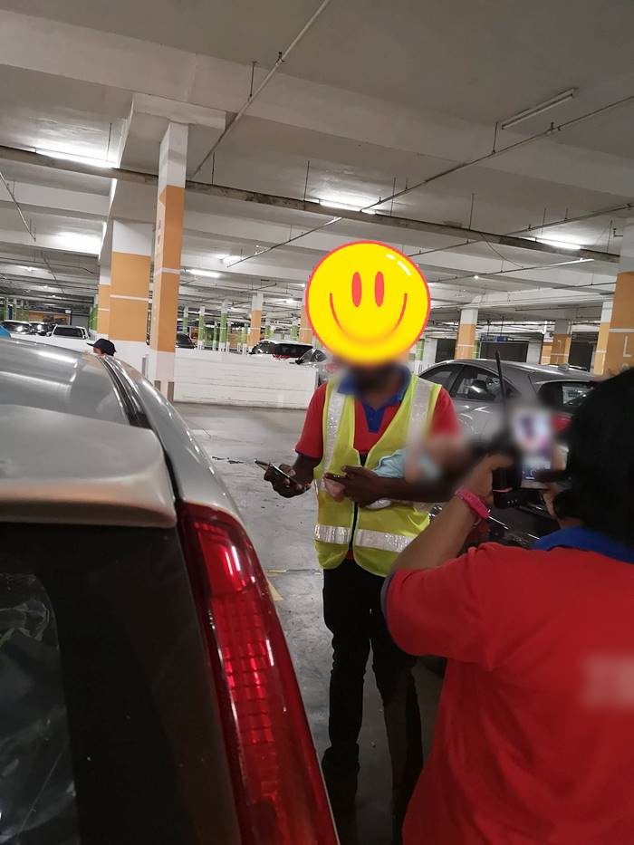 แม่ทิ้งลูกไว้ในรถ แม่ทิ้งลูกไว้ในรถ