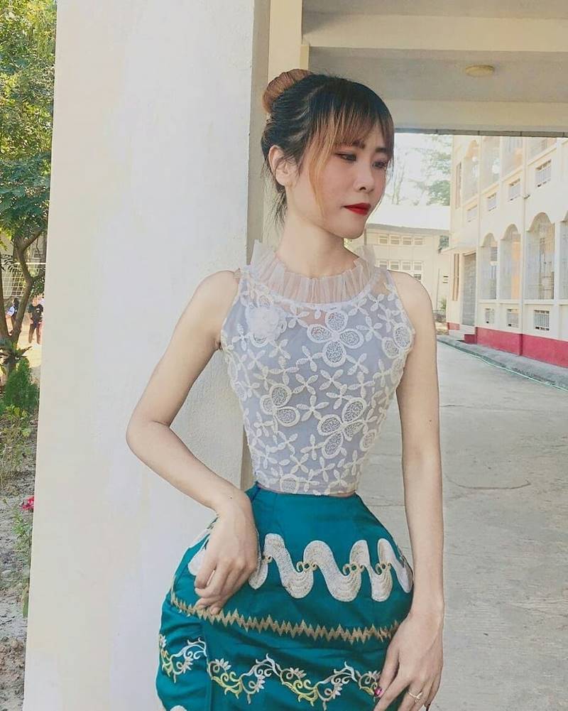 สาวเมียนมาเอวเล็ก สาวเมียนมาเอวเล็ก