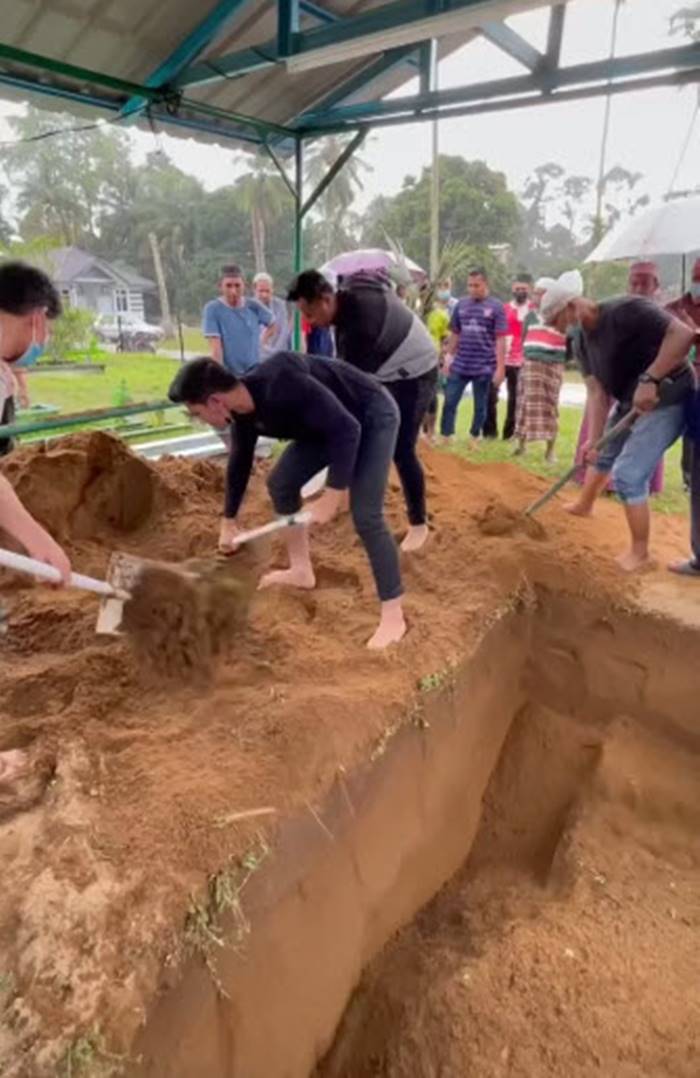 ถ่ายคลิปในงานศพ ถ่ายคลิปในงานศพ