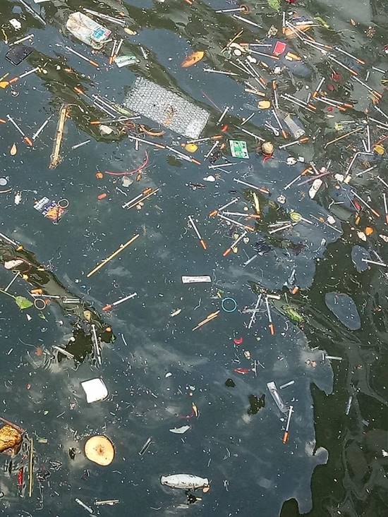 ทิ้งเข็มลงคลอง ทิ้งเข็มลงคลอง