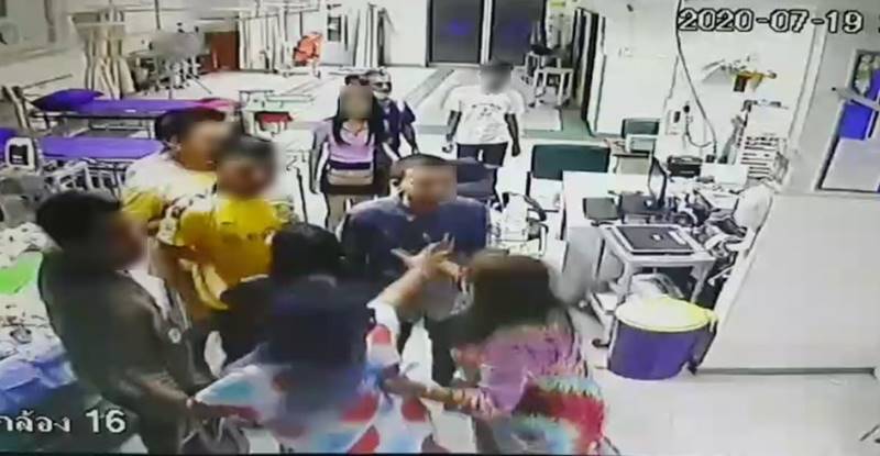 วัยรุ่นตีกันในโรงพยาบาล วัยรุ่นตีกันในโรงพยาบาล