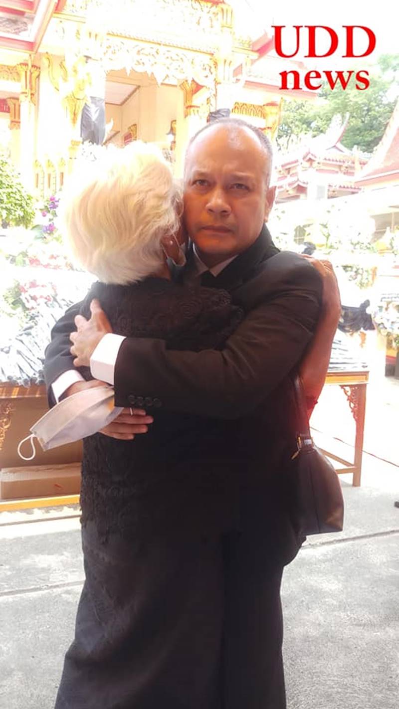 ณัฐวุฒิ ใสยเกื้อ ณัฐวุฒิ ใสยเกื้อ