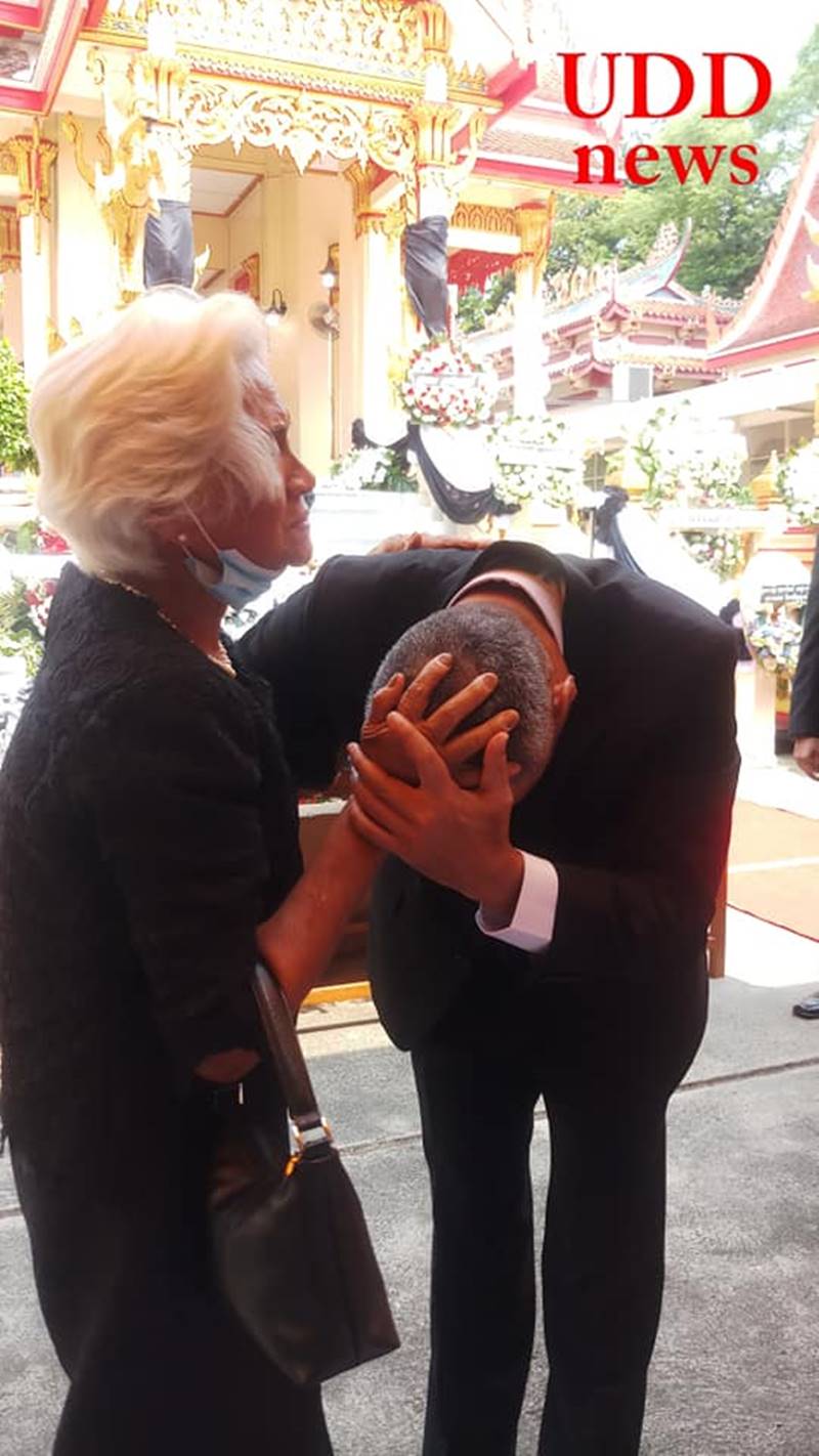 ณัฐวุฒิ ใสยเกื้อ ณัฐวุฒิ ใสยเกื้อ