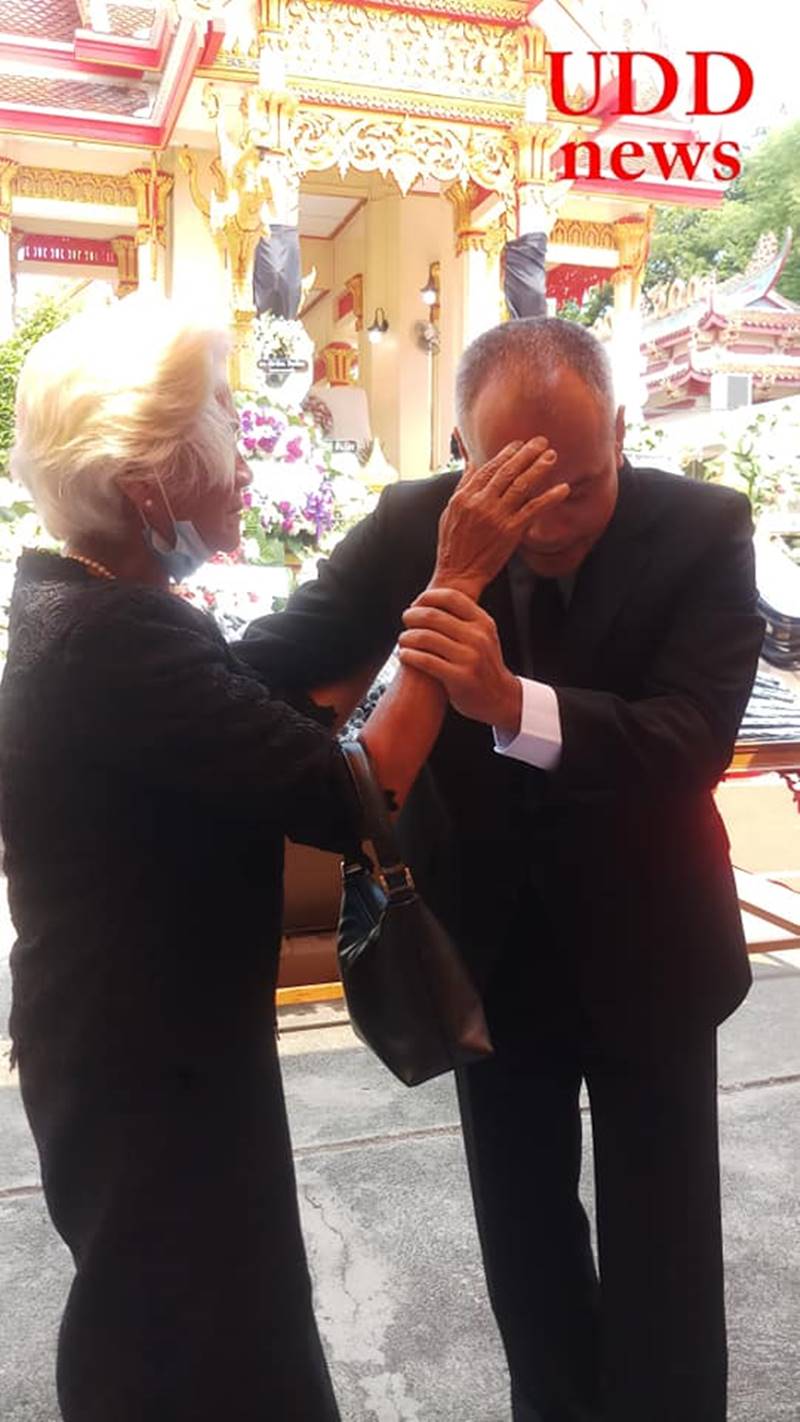 ณัฐวุฒิ ใสยเกื้อ ณัฐวุฒิ ใสยเกื้อ