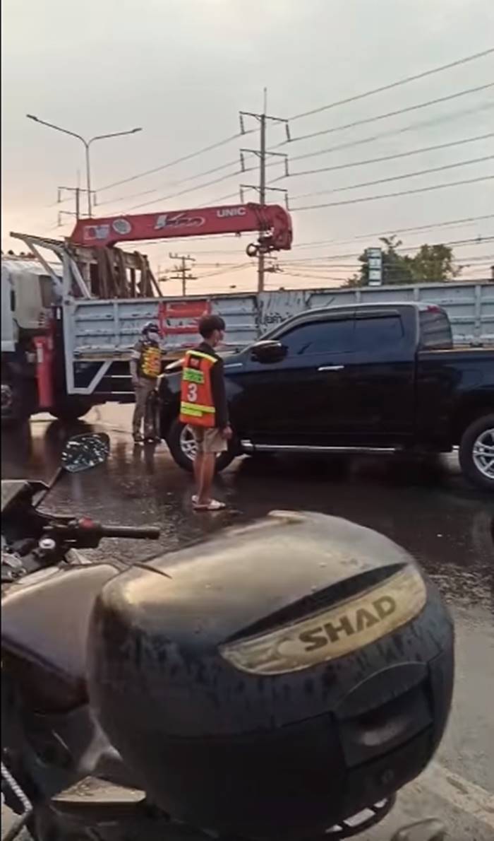 กระบะชน กระบะชน