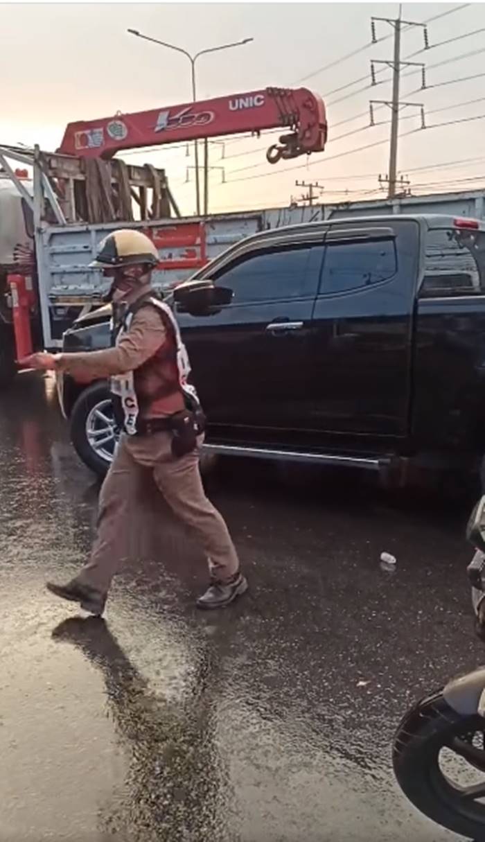 กระบะชน กระบะชน