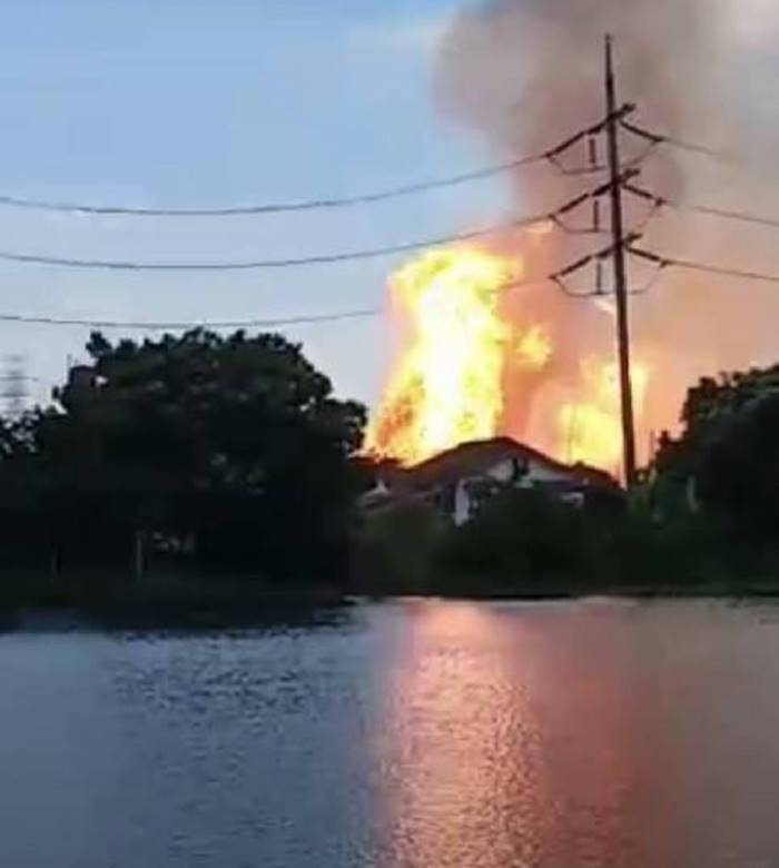 ท่อแก๊สระเบิด ท่อแก๊สระเบิด