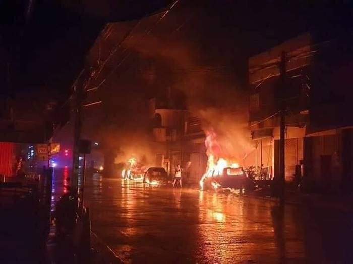 รถน้ำมันชนรถพ่วง รถน้ำมันชนรถพ่วง