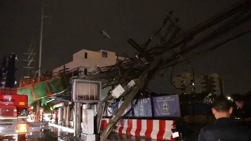 นั่งร้านล้มทับสายไฟ นั่งร้านล้มทับสายไฟ