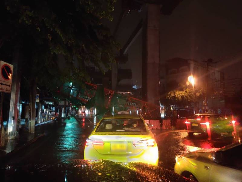 นั่งร้านล้มทับสายไฟ นั่งร้านล้มทับสายไฟ