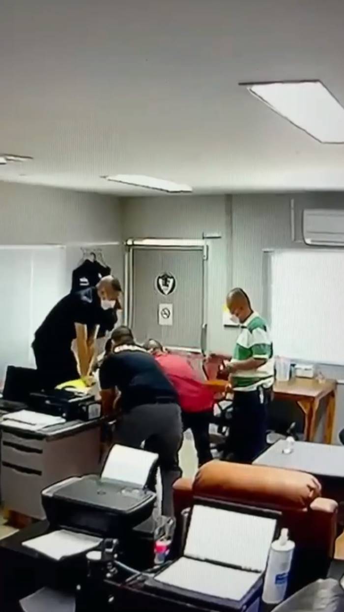 ผู้กำกับโจ้ ผู้กำกับโจ้