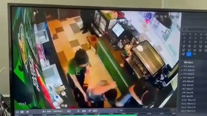 ทำร้ายพนักงานร้านกาแฟ ทำร้ายพนักงานร้านกาแฟ