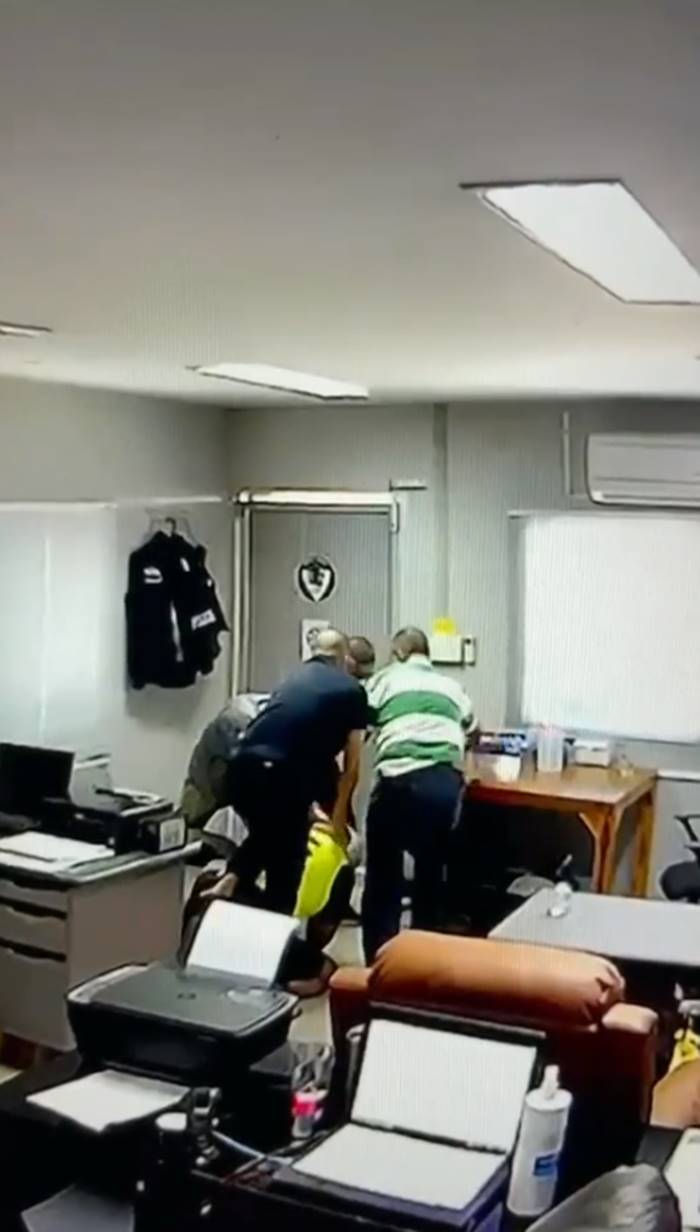 ผู้กำกับโจ้ ผู้กำกับโจ้