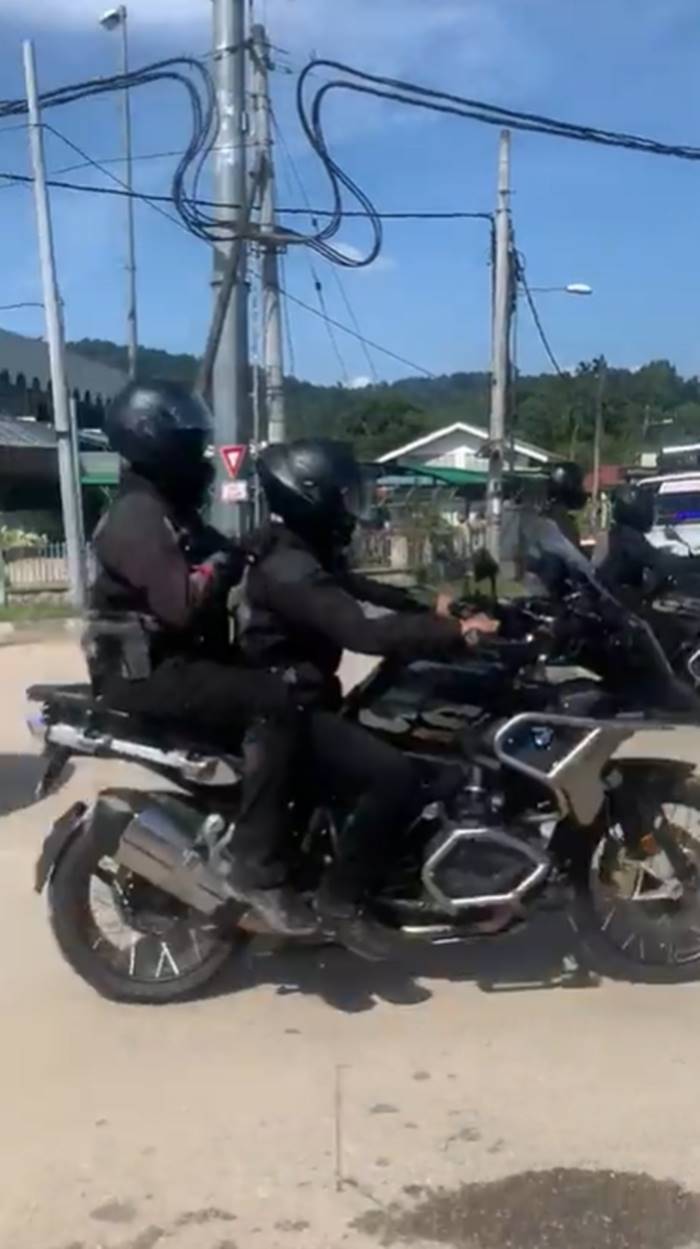 ปิดถนน ปิดถนน