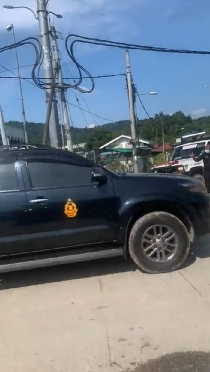 ปิดถนน ปิดถนน