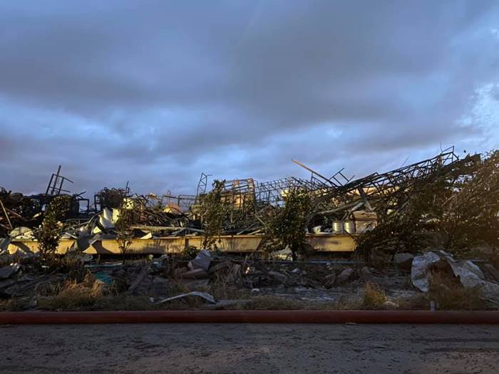 โรงงานกิ่งแก้วไฟไหม้ โรงงานกิ่งแก้วไฟไหม้