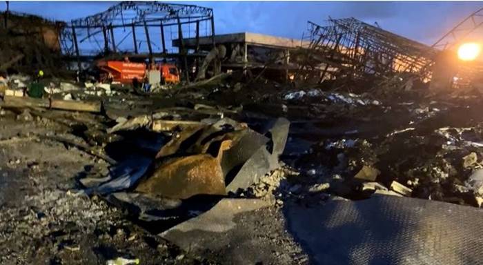 โรงงานกิ่งแก้วไฟไหม้ โรงงานกิ่งแก้วไฟไหม้