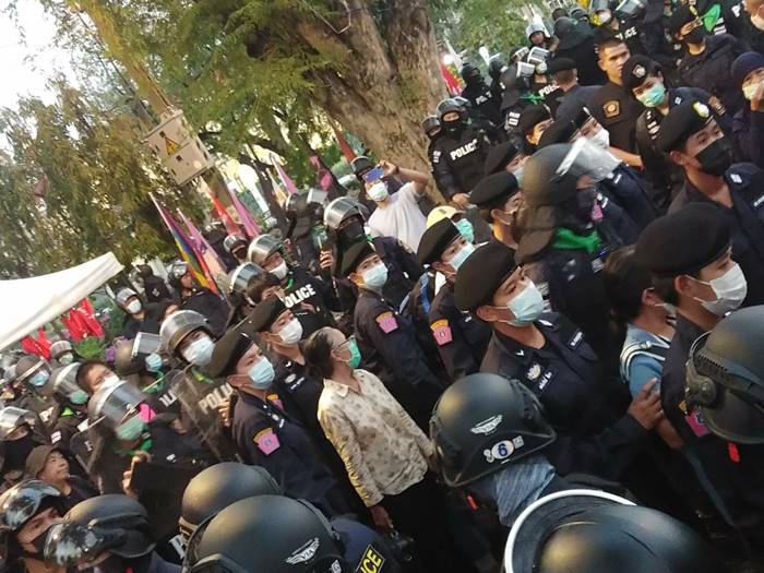 หมู่บ้านทะลุฟ้า หมู่บ้านทะลุฟ้า