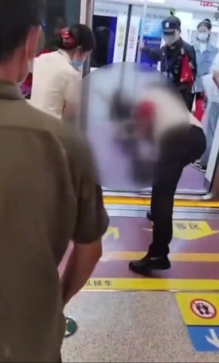 ลากผู้โดยสาร, ทะเลาะวิวาท ลากผู้โดยสาร, ทะเลาะวิวาท